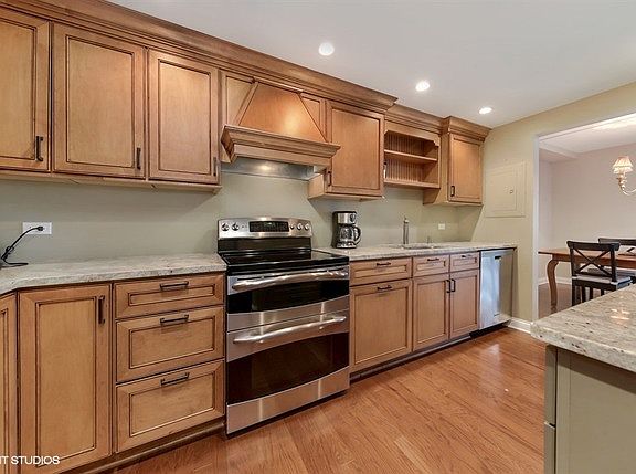 5th image of 6340 Americana Dr APT 901