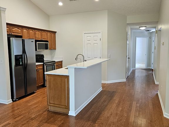 3rd image of 395 Devon Chase Hl Unit 303