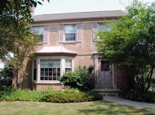 7118 Grand Pkwy, Wauwatosa, WI 53213