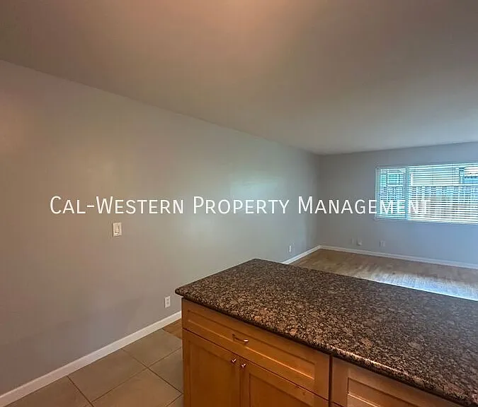 250 Palo Alto Ave #1 — Photo 28
