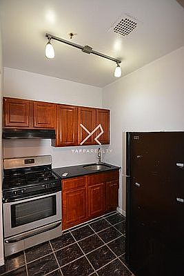 2nd image of 786 Saint Johns Pl APT 2B
