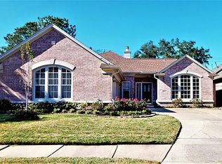 2819 Timber Briar Cir, Houston, TX 77059