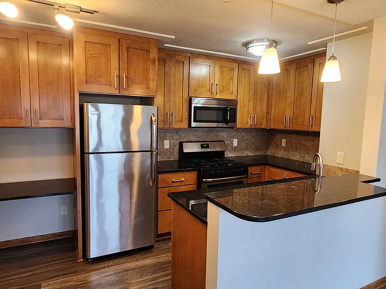 Bryant Avenue Apartments — Photo 1