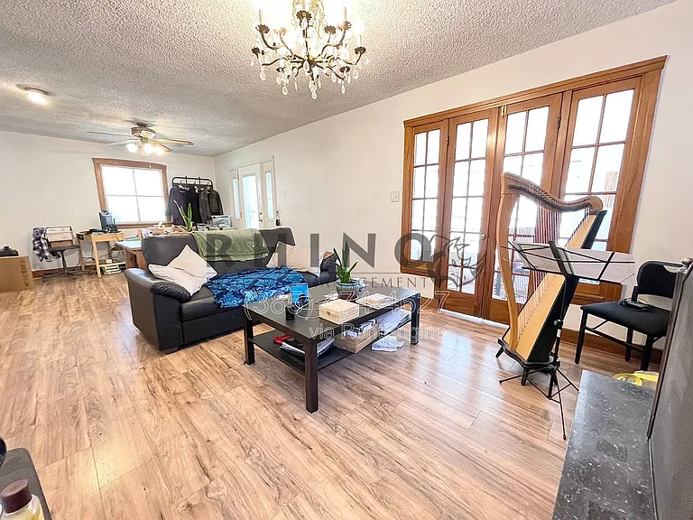 273 E Wilson Ave — Photo 3