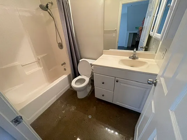 427 Alamitos Ave — Photo 4