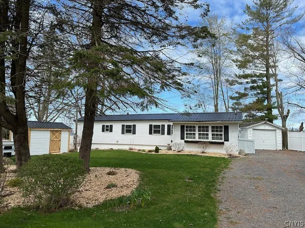 70 Spath Dr, Pulaski, NY 13142
