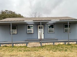 1007 E Grand Ave, Comanche, TX 76442