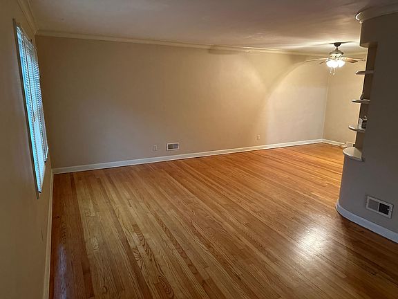5th image of 1042 S 35th Ave