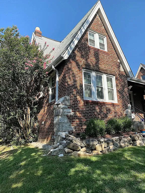 2023 McCready Ave photo 1