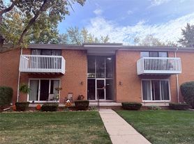 42720 Sheldon Pl