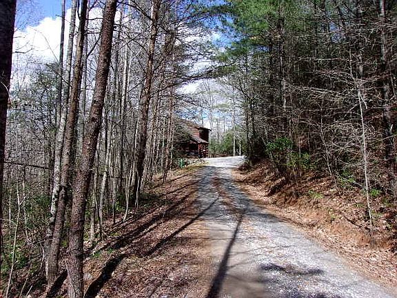 4th image of 13 Allison Ln