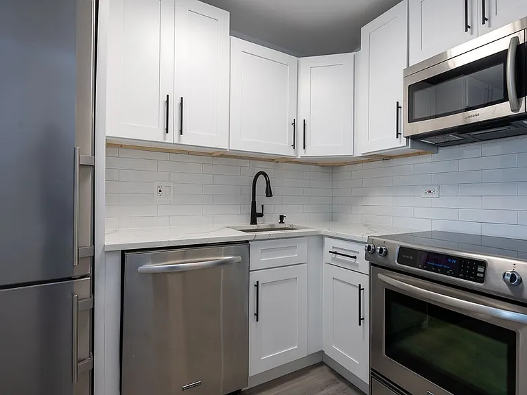 2650 N Lakeview Ave #1003 — Photo 6