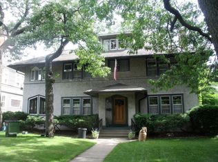 1322 Davis St, Evanston, IL 60201