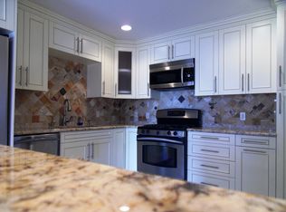 25 Legend Hills Dr #25, Edgewater, NJ 07020