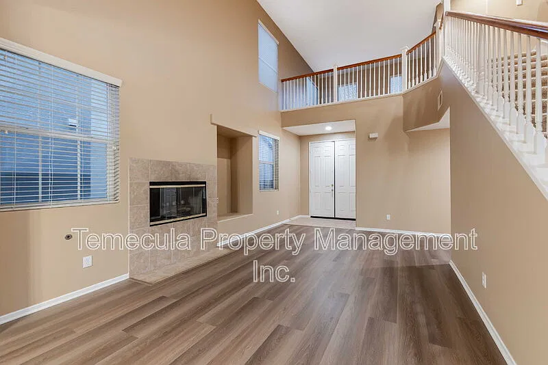 4 bed, 3.0 bath, 2096 sqft, $3,295 — Photo 3