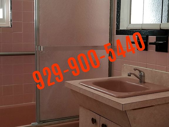 4th image of 1031 E 223rd St #2