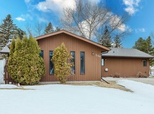 258 Greenoch Cres NW, Edmonton, AB T6L 1B4