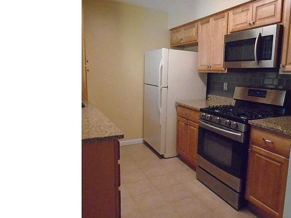 5th image of 114 Andover Pl