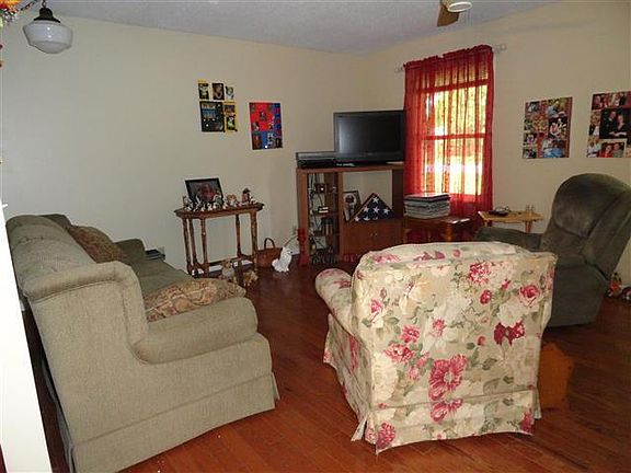 2nd image of 1010 Killingsworth Ave