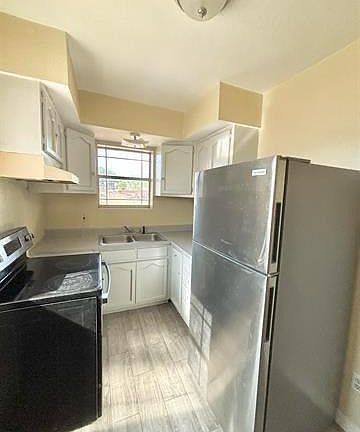 5th image of 1109 Jackson St