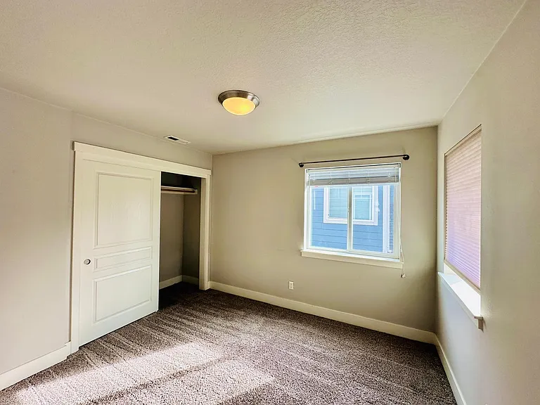 1328 SE 72nd Ave — Photo 36