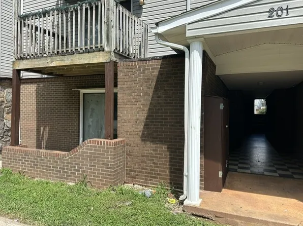 201 Seminole Trl APT D, Danville, VA 24540