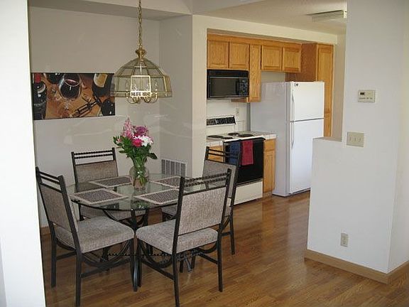 Kitchen/Dining Area