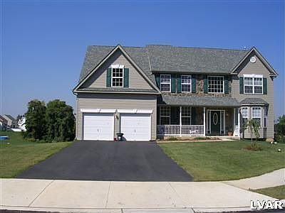 Beautiful Colonial in Starlite Estates