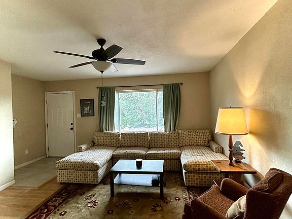 2nd image of 1017 Georgia St SE