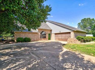 102 Snowmass Rd, Lawton, OK 73507