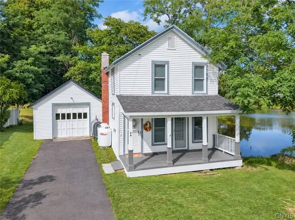 38 Bridge St, Cleveland, NY 13042