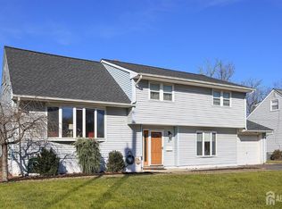 11 Starlit Dr, Middlesex, NJ 08846