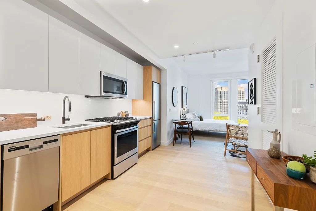 200 Montague Street — Photo 3