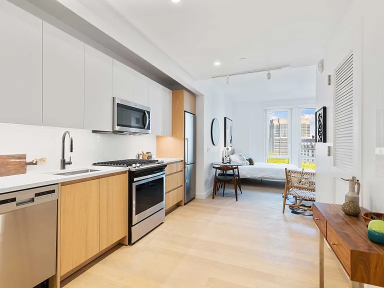 200 Montague St #14E — Photo 4