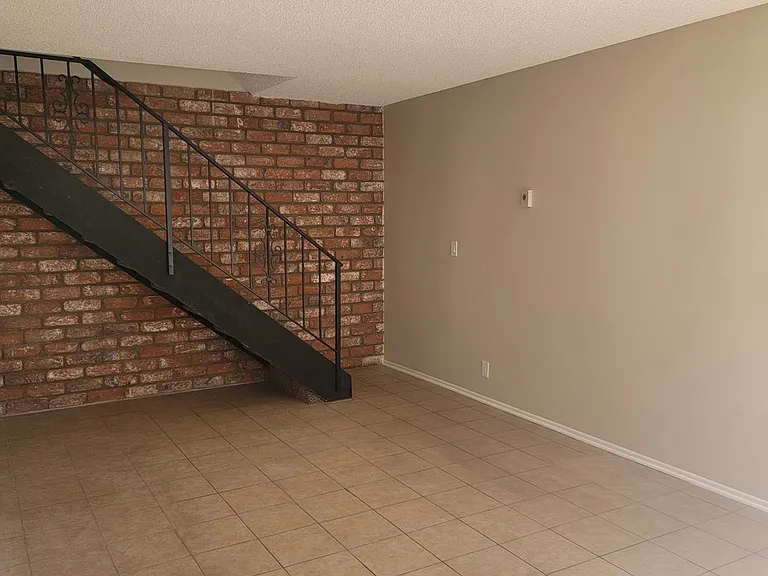 1180 Portola Rd — Photo 2