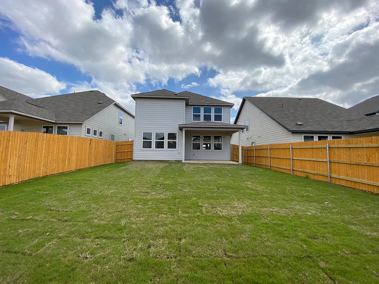 4 bed, 2160 sqft, $2,250 — Photo 3