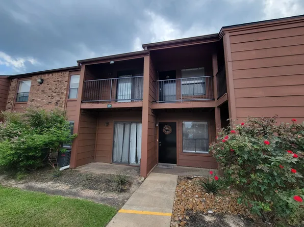 904 University Oaks Blvd, College Station, TX