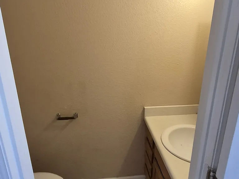 1709 Oakshire Ln — Photo 7