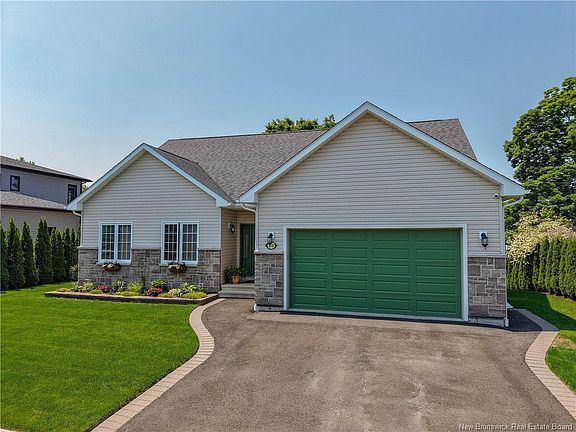2nd image of 138 Still Water Cres