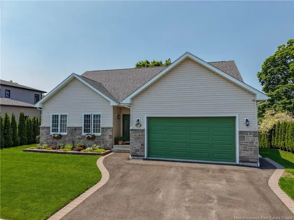 138 Still Water Cres, Fredericton, NB E3B 0V8