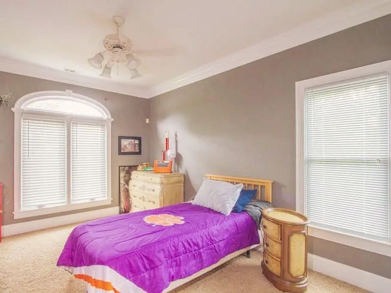 144 Parkside Dr — Photo 29