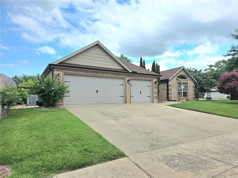 1st image of 3005 N 15th Pl
