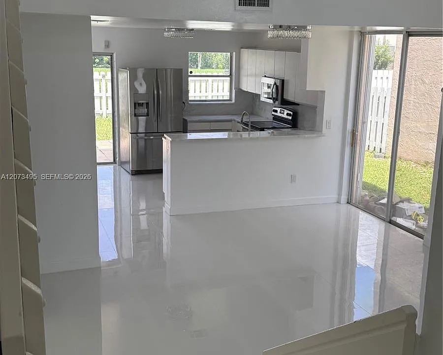 875 NW 99th Ave