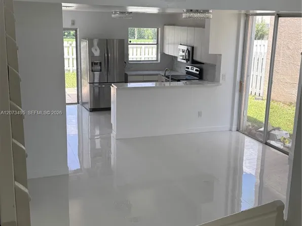 875 NW 99th Ave, Plantation, FL 33324