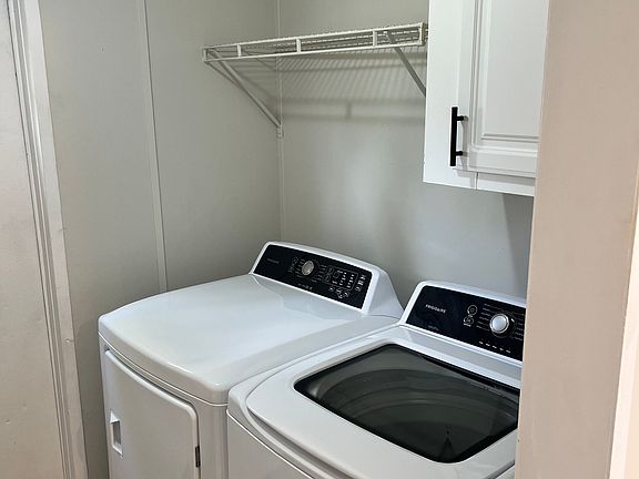 3rd image of 204 Celery Ave N