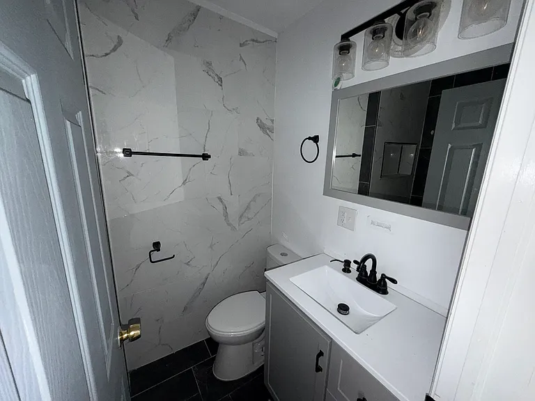 1332 Green St — Photo 4