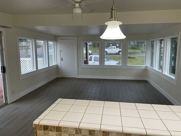 3rd image of 3609 S Mason Ave