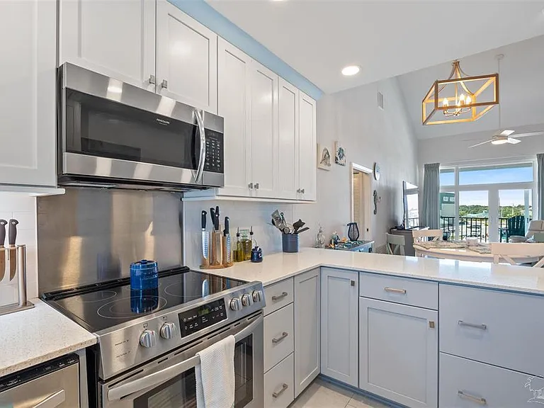14100 River Rd #327B — Photo 4