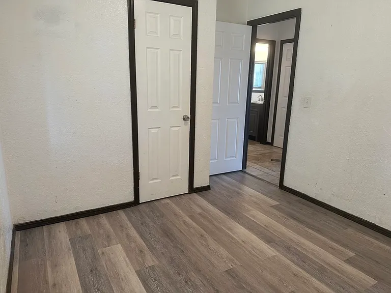 1017 NW 21st St — Photo 9