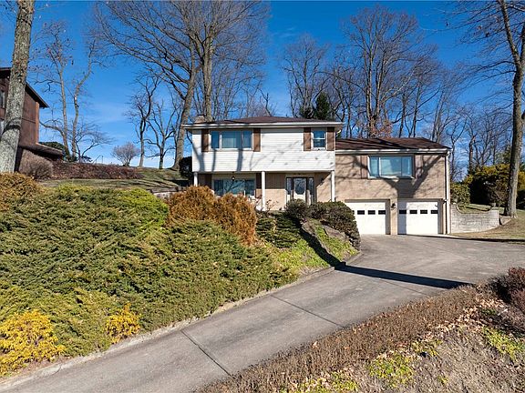 4th image of 457 Woodland Hills Dr